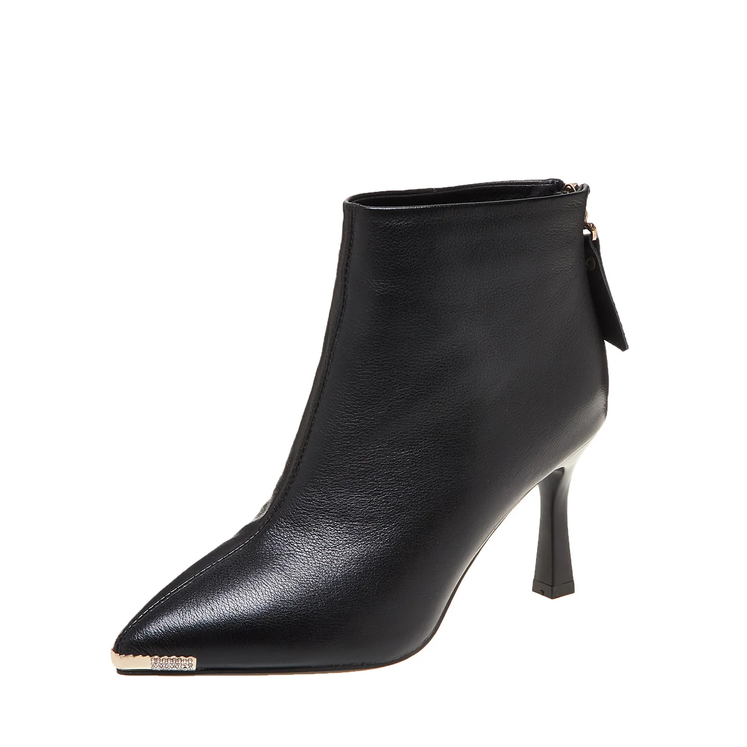 fashion female boots the European and American wind fine top layer leather pointed Martin boots a undertakes to women
fashion female boots the European and American wind fine top layer leather pointed Martin boots a undertakes to women