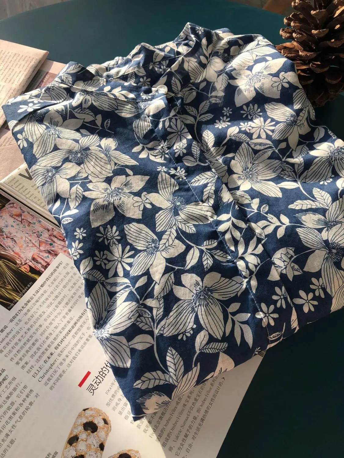 2020 New Cotton Women Floral Print Dress Turndown Collar Long Sleeve Casual Female Short Dress 
2020 New Cotton Women Floral Print Dress Turndown Collar Long Sleeve Casual Female Short Dress