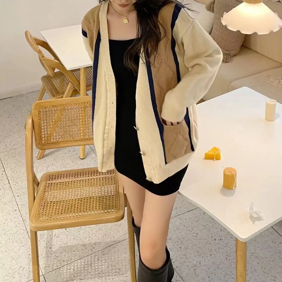 Новинка осень женский кардиган пальто модное шерстяное пальто в полоску
Новинка осень женский кардиган пальто модное шерстяное пальто в полоску