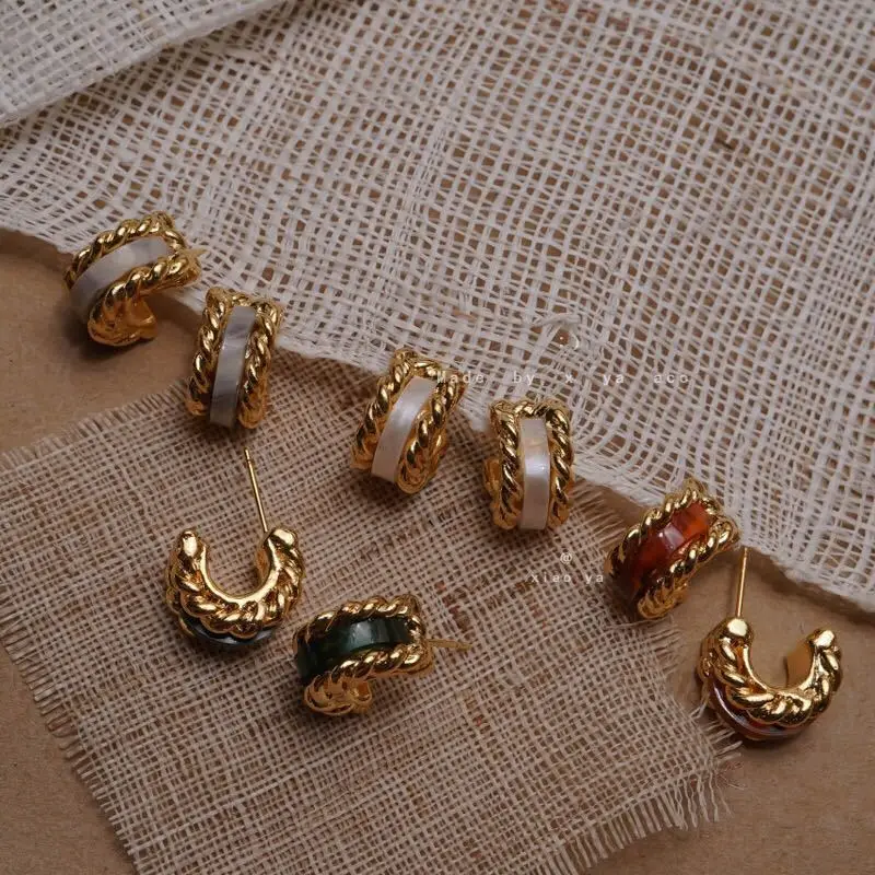 2020 New Trendy Women's Earrings Retro Dangle Ear Stud Earrings For Women Accessories Bride's Wedding Party Jewelry Wholesale
2020 New Trendy Women's Earrings Retro Dangle Ear Stud Earrings For Women Accessories Bride's Wedding Party Jewelry Wholesale
