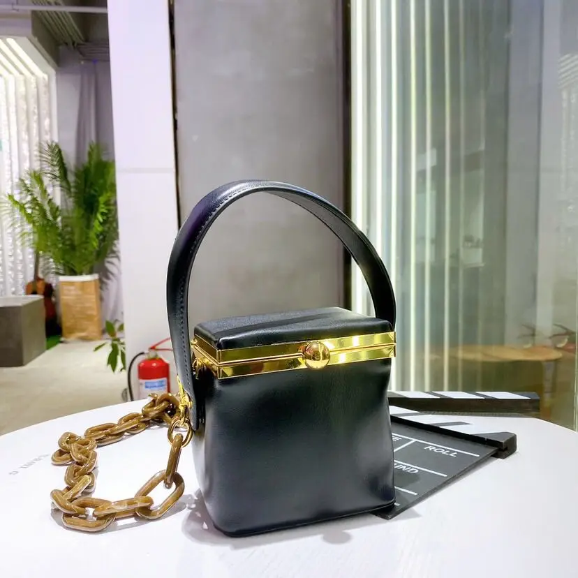 Bucket Bag 2021 New Soft Leather One-shoulder Underarm Messenger Bag Wild Portable Chain Square Box Bag Women Purse and Handbags
Bucket Bag 2021 New Soft Leather One-shoulder Underarm Messenger Bag Wild Portable Chain Square Box Bag Women Purse and Handbags