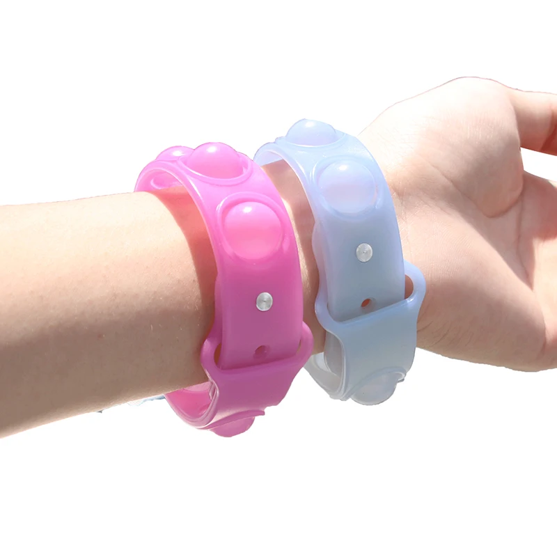 Soft Silicone Wristband Portable Press Luminous Toys Fidget Simple Dimple Bracelet Toy Stress Relief Hand Pops Figet It Toy 
Soft Silicone Wristband Portable Press Luminous Toys Fidget Simple Dimple Bracelet Toy Stress Relief Hand Pops Figet It Toy