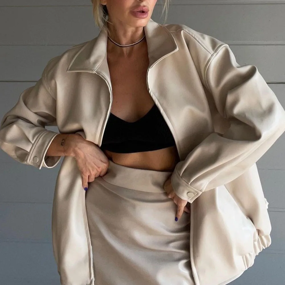 Autumn Winter 2021 Womens New PU Jacket Solid Color Loose Lapel Zipper Long Sleeve Fashion Design Western Style Jacket Women
Autumn Winter 2021 Womens New PU Jacket Solid Color Loose Lapel Zipper Long Sleeve Fashion Design Western Style Jacket Women