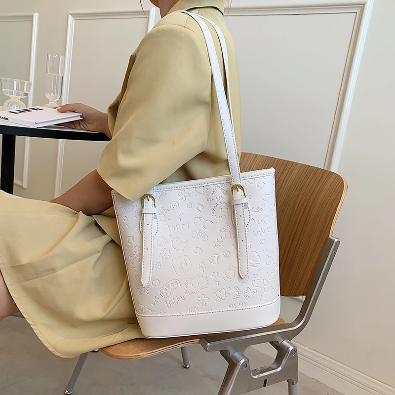 Purses And Handbags Large Capacity PU Leather Embossed Cartoon Purse Crossbody Tote Bucket Shoulder Bags Sac Femme Bolso Mujer
Purses And Handbags Large Capacity PU Leather Embossed Cartoon Purse Crossbody Tote Bucket Shoulder Bags Sac Femme Bolso Mujer