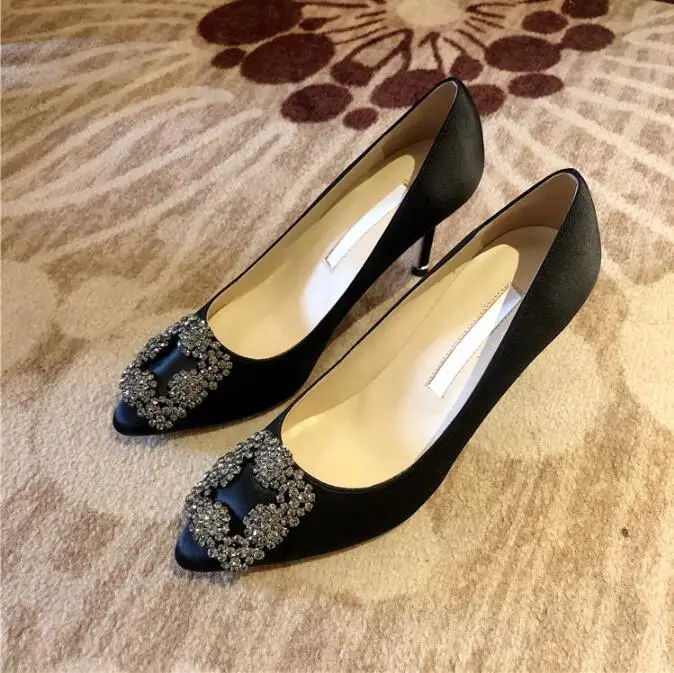 sexy lady elebrity Dress Wedding Shoes Crystals Square Buckle Silk Stain Pumps Pointed Toe 10cm Stiletto High Heels Bridal Shoes
sexy lady elebrity Dress Wedding Shoes Crystals Square Buckle Silk Stain Pumps Pointed Toe 10cm Stiletto High Heels Bridal Shoes