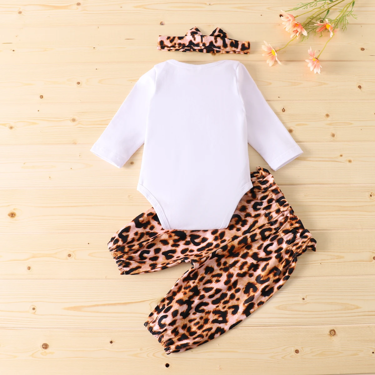 0-24M Newborn Baby Boy Girl Clothes Long Sleeve Bodysuit Tops+Leopard Pant Trousers+Headband 3Pcs Set Outfits Baby Clothing
0-24M Newborn Baby Boy Girl Clothes Long Sleeve Bodysuit Tops+Leopard Pant Trousers+Headband 3Pcs Set Outfits Baby Clothing