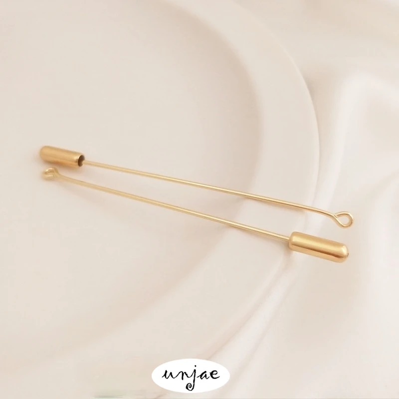 Custom 9-word brooch silicone plug brooch copper plated 14k gold bag gold preservation color diy hand accessories material
Custom 9-word brooch silicone plug brooch copper plated 14k gold bag gold preservation color diy hand accessories material