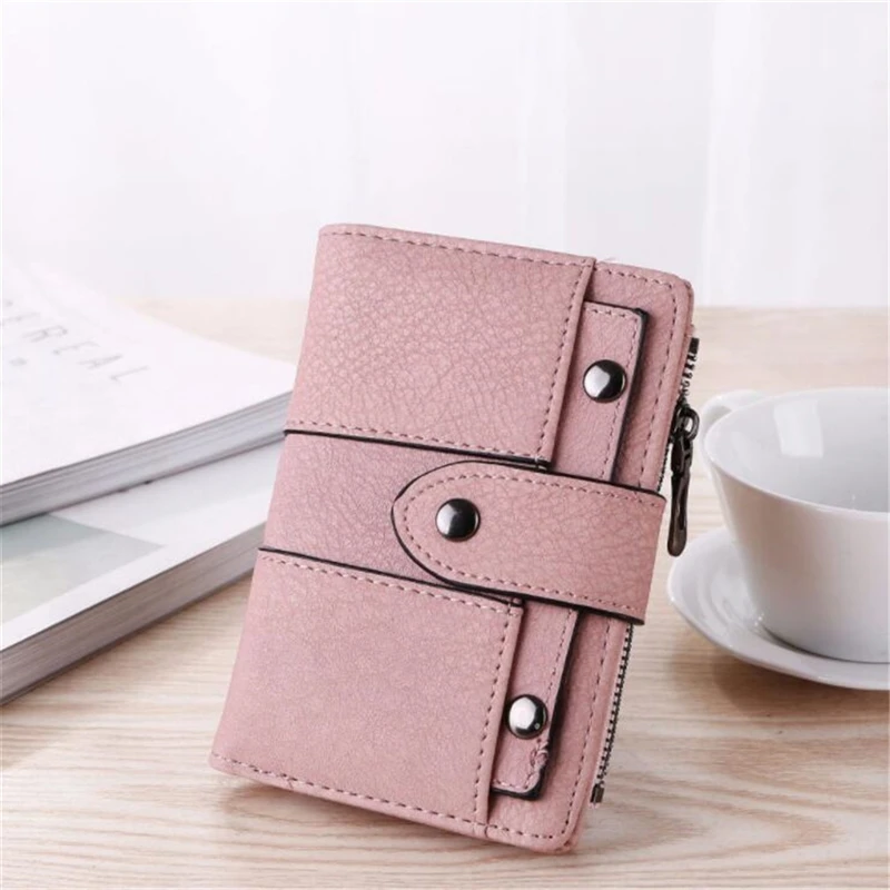 

Женский кошелек с заклепками в стиле ретро, короткий бумажник с монетницей, кредитницей, сумочка для девушек, маленький Дамский бумажник