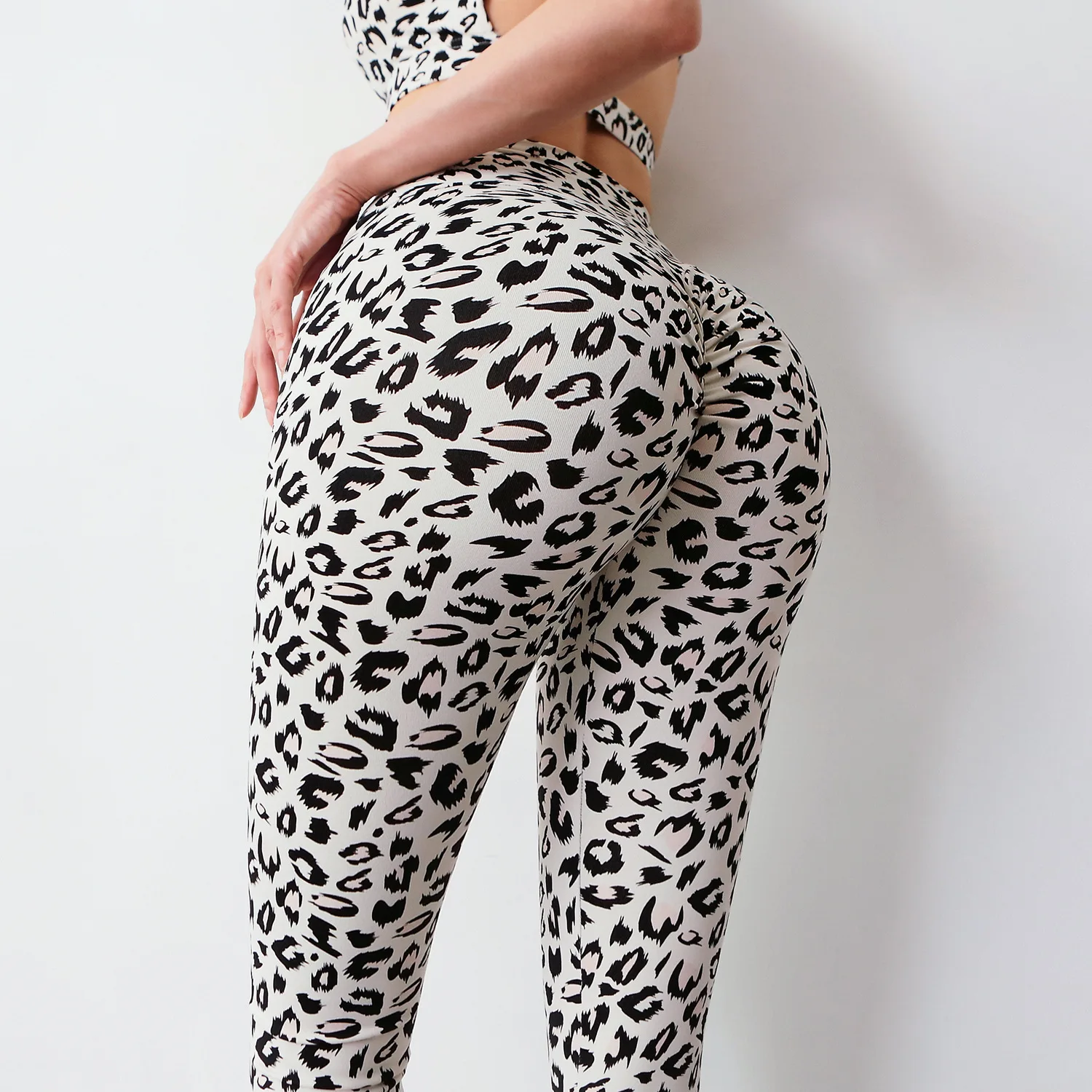 2021 hot selling nude leopard print peach Leggings women's high waist hip lifting sports training running elastic Leggings
2021 hot selling nude leopard print peach Leggings women's high waist hip lifting sports training running elastic Leggings