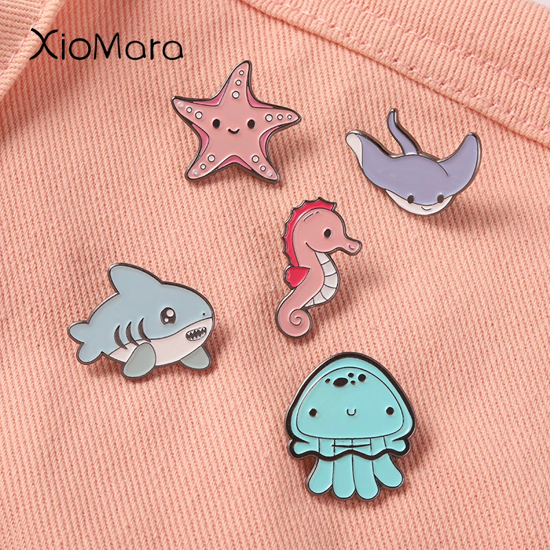 Sea Cuties Lapel Pins Hippocampinae Starfish Squid Brooches Collar Backpack Decoration Cartoon Jewelry Gift for Kids Boy Girl
Sea Cuties Lapel Pins Hippocampinae Starfish Squid Brooches Collar Backpack Decoration Cartoon Jewelry Gift for Kids Boy Girl