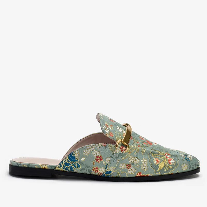2021 Summer Slippers Women Flat Bottomed Baotou Sandals Metal Embroidery Flower Muller Shoes Lazy Flats Slipper Flip Flops Slide
2021 Summer Slippers Women Flat Bottomed Baotou Sandals Metal Embroidery Flower Muller Shoes Lazy Flats Slipper Flip Flops Slide