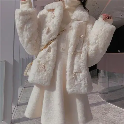 2021 Winter New Women Crop Faux Fur Warm Jacket Fashion Long Sleeve Loose Coat Female Solid Color Turn-down Collar Overcoat L876
2021 Winter New Women Crop Faux Fur Warm Jacket Fashion Long Sleeve Loose Coat Female Solid Color Turn-down Collar Overcoat L876
