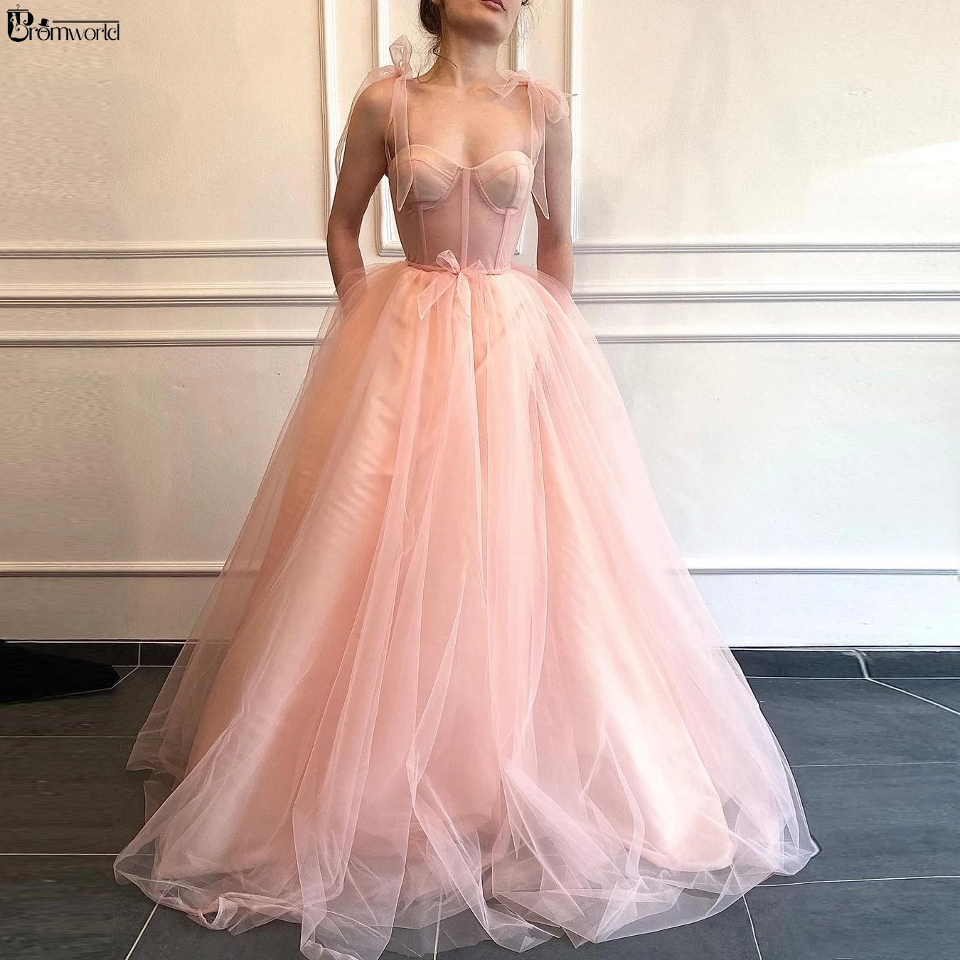 2022 New Design Fairy Pink Prom Dresses Long Spaghetti Strap A-Line Evening Gown Tulle Sweetheart Simple Graduation Party Dress
2022 New Design Fairy Pink Prom Dresses Long Spaghetti Strap A-Line Evening Gown Tulle Sweetheart Simple Graduation Party Dress