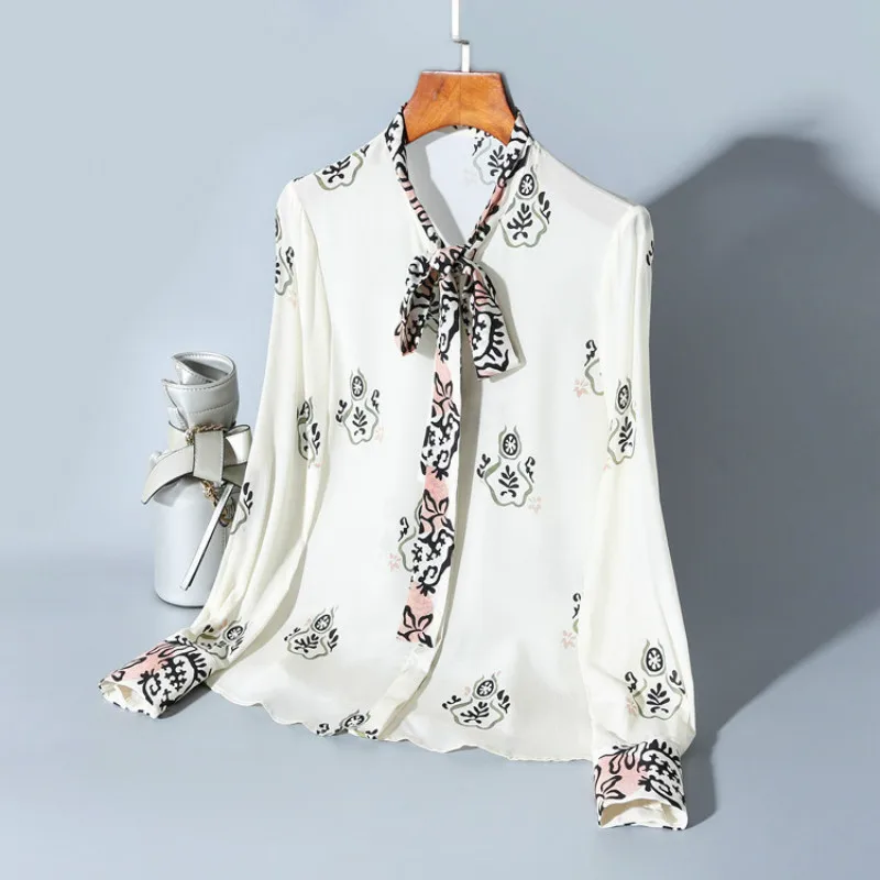 Women's Blouse Spring 2020 New Printed Patchwork Stand Collar Bow Wrist Length Sleeves Fashion Silk Classy Tops Female S-XL
Women's Blouse Spring 2020 New Printed Patchwork Stand Collar Bow Wrist Length Sleeves Fashion Silk Classy Tops Female S-XL