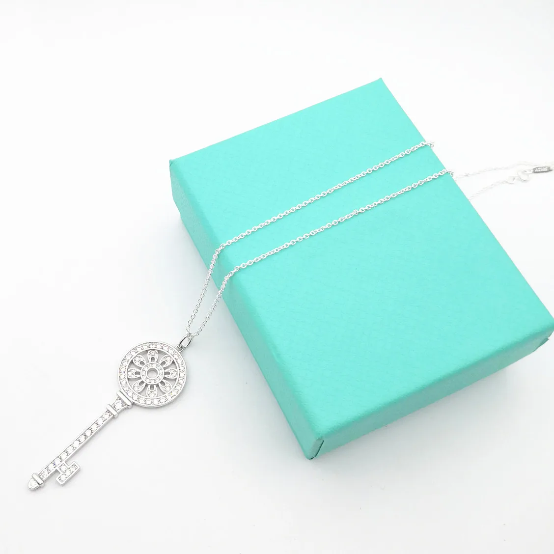 100% pure silver ms classic vintage rose gold hollow out key set zircon sweater chain necklace pendant couples adorn article
100% pure silver ms classic vintage rose gold hollow out key set zircon sweater chain necklace pendant couples adorn article