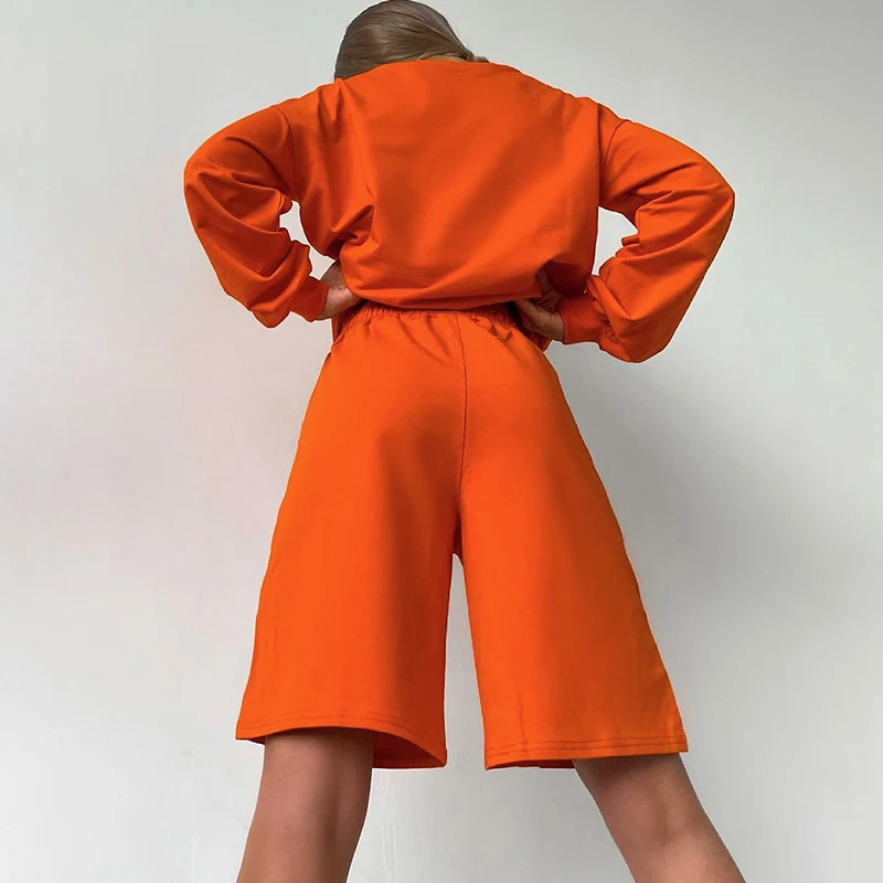 CHICEVER Solid Two Piece Set Women Round Collar Long Sleeve Tops High Waist Loose Shorts Casual Womens Suits 2021 Fashion Summer
CHICEVER Solid Two Piece Set Women Round Collar Long Sleeve Tops High Waist Loose Shorts Casual Womens Suits 2021 Fashion Summer