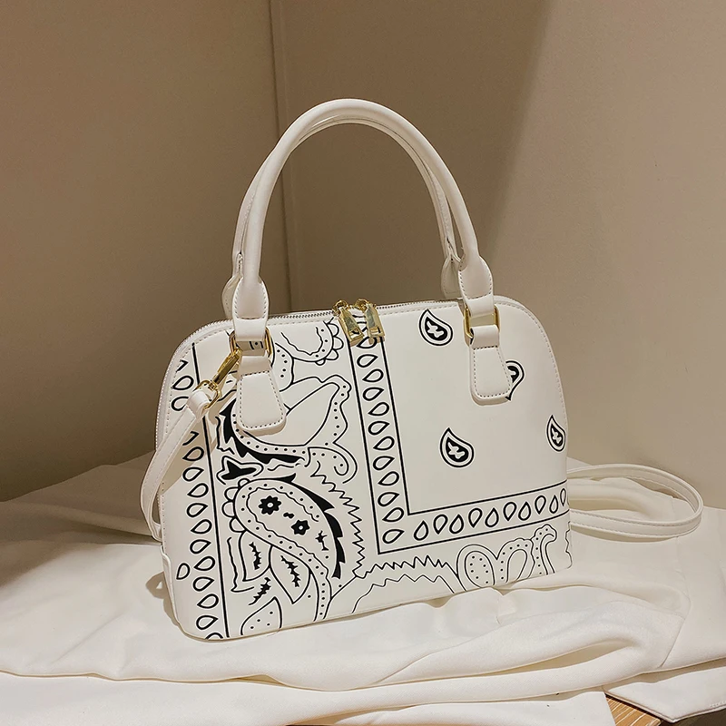 Fashion Designer Cashew Flower Printing Bandana Purse Female Shell Hand Bags Hobo Ladies Luxury Handbags for Women Big PU Tote
Fashion Designer Cashew Flower Printing Bandana Purse Female Shell Hand Bags Hobo Ladies Luxury Handbags for Women Big PU Tote