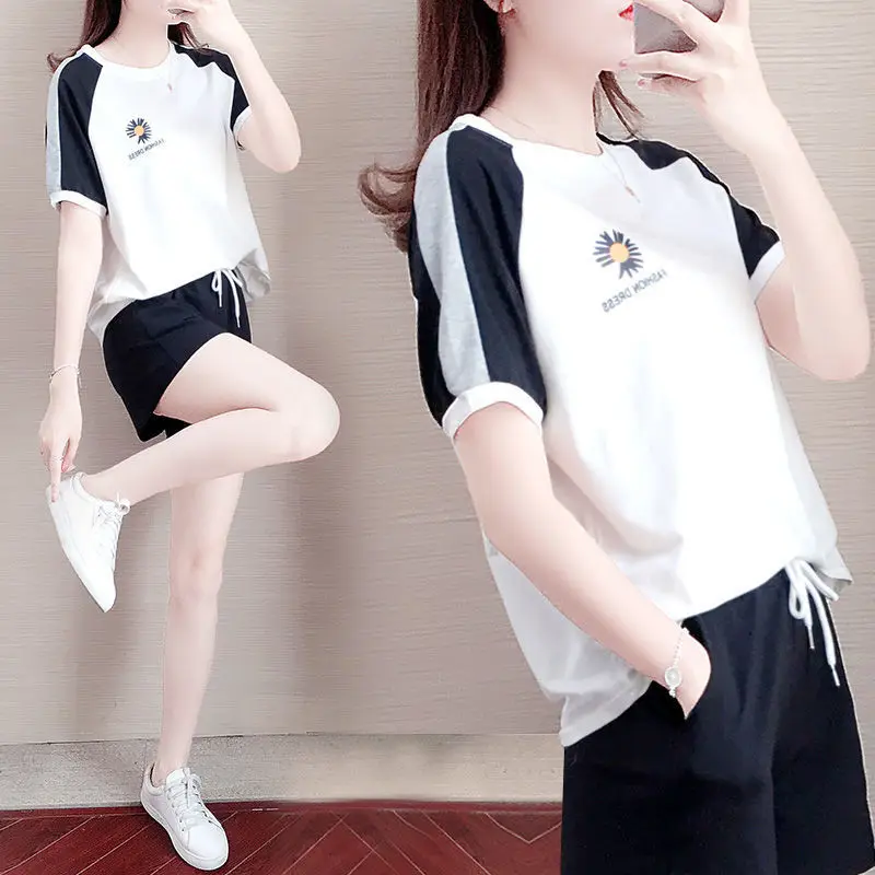2021 Trend Small Daisy Running Fitness Sports Suits New Summer Sportswear Suit For Women Top Elastic 2 pieces Loose Sports Suit
2021 Trend Small Daisy Running Fitness Sports Suits New Summer Sportswear Suit For Women Top Elastic 2 pieces Loose Sports Suit