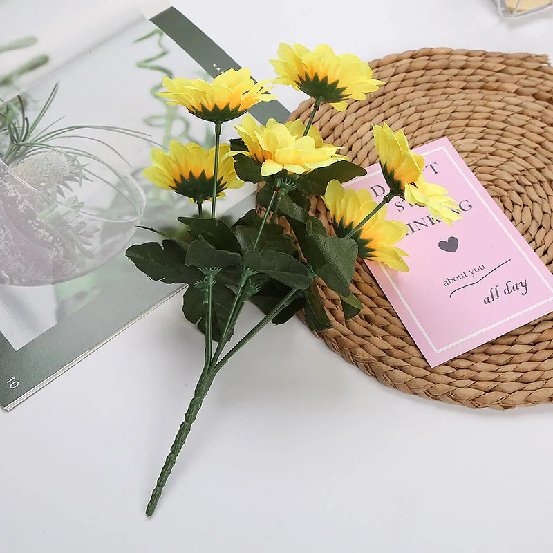 1Bunch Artificial Sunflower Silk Flower Bouquet for Wedding Party Home Garden Decoration High Quality Simulation Fake Flowers
1Bunch Artificial Sunflower Silk Flower Bouquet for Wedding Party Home Garden Decoration High Quality Simulation Fake Flowers