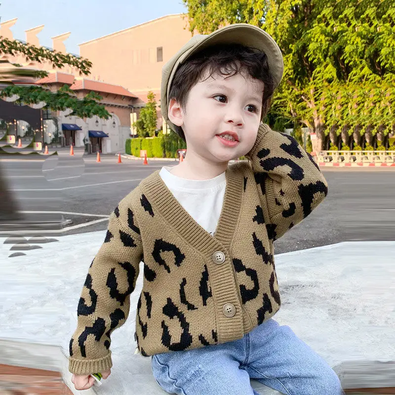 Boy's sweater spring and autumn style Korean children's clothing foreign style children's knitted cardigan children's top tide
Boy's sweater spring and autumn style Korean children's clothing foreign style children's knitted cardigan children's top tide