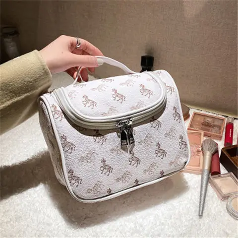 1 Pc PU Leather Large Cosmetic Bag Waterproof Makeup Organizer Female Travel Make Up Storage Women Zipper Beauty Case 
1 Pc PU Leather Large Cosmetic Bag Waterproof Makeup Organizer Female Travel Make Up Storage Women Zipper Beauty Case