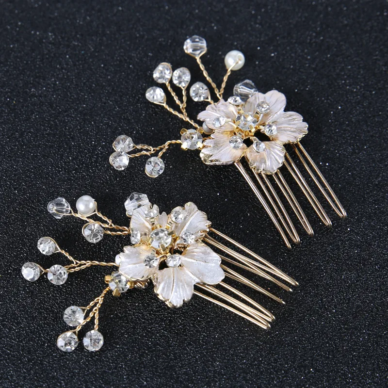 New Korean Pearl Rhinestone Comb Classic Hair Comb with Five Teeth Bridal Headdress Wedding Accessories
New Korean Pearl Rhinestone Comb Classic Hair Comb with Five Teeth Bridal Headdress Wedding Accessories