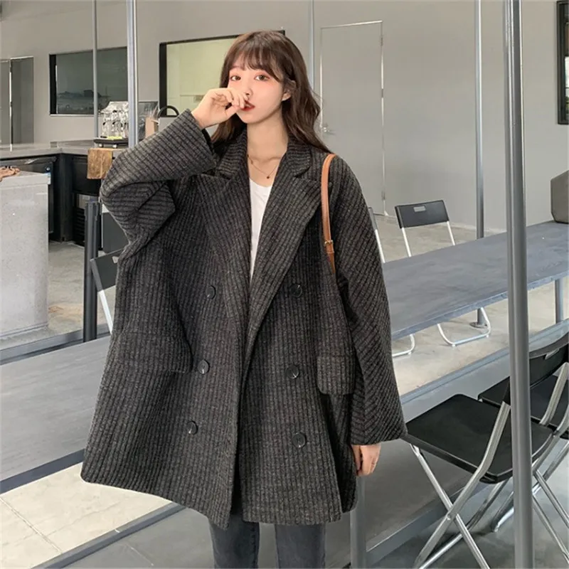 2022 New Autumn Winter Woolen Blazers Suit Jacket Women Clothing Big Size Korean Loose Long Blazer Coats Female Outerwear N1068
2022 New Autumn Winter Woolen Blazers Suit Jacket Women Clothing Big Size Korean Loose Long Blazer Coats Female Outerwear N1068