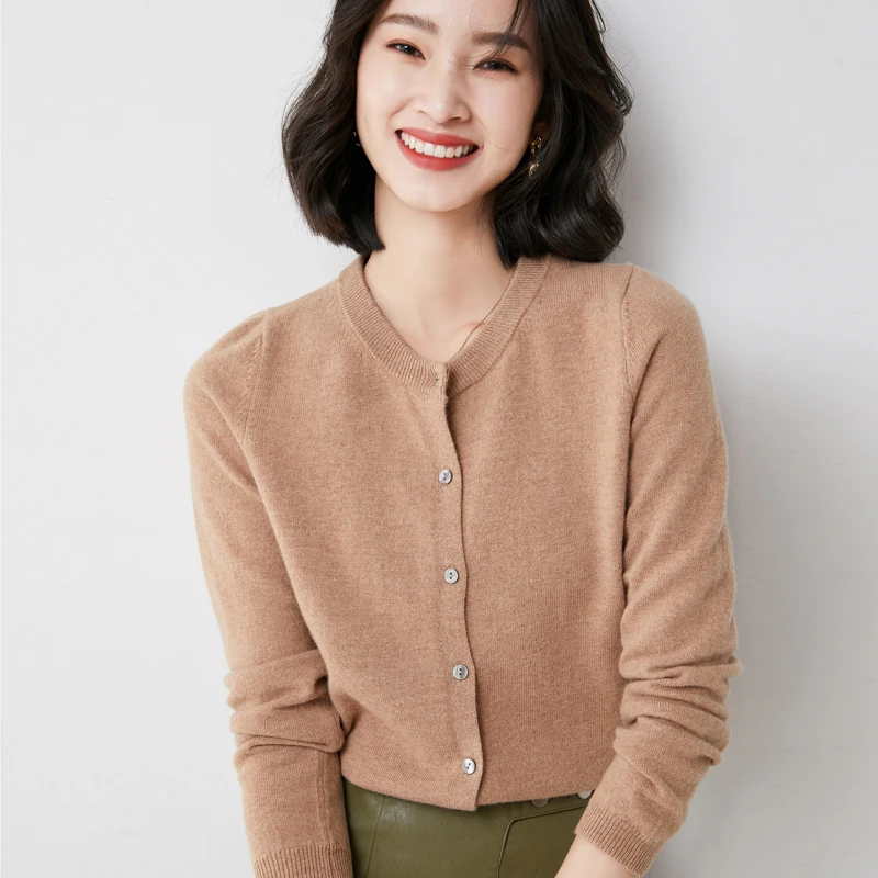 Fashion Cashmere Women's Sweater O-Neck Wool Cardigan Women Knitted Base Solid Color Cardigans Korean Version Loose Jacket Tops
Fashion Cashmere Women's Sweater O-Neck Wool Cardigan Women Knitted Base Solid Color Cardigans Korean Version Loose Jacket Tops