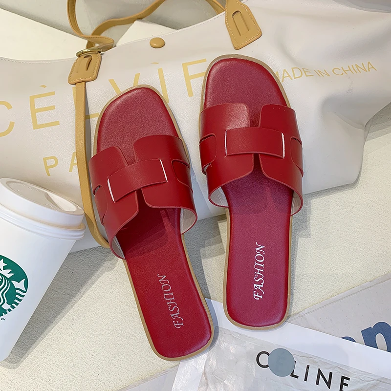Shoes Women Cross Leather Sandals Female Slippers Slides Fashion Soft Flat Luxury Rubber Metal Decoration Zapatillas Casa Mujer
Shoes Women Cross Leather Sandals Female Slippers Slides Fashion Soft Flat Luxury Rubber Metal Decoration Zapatillas Casa Mujer