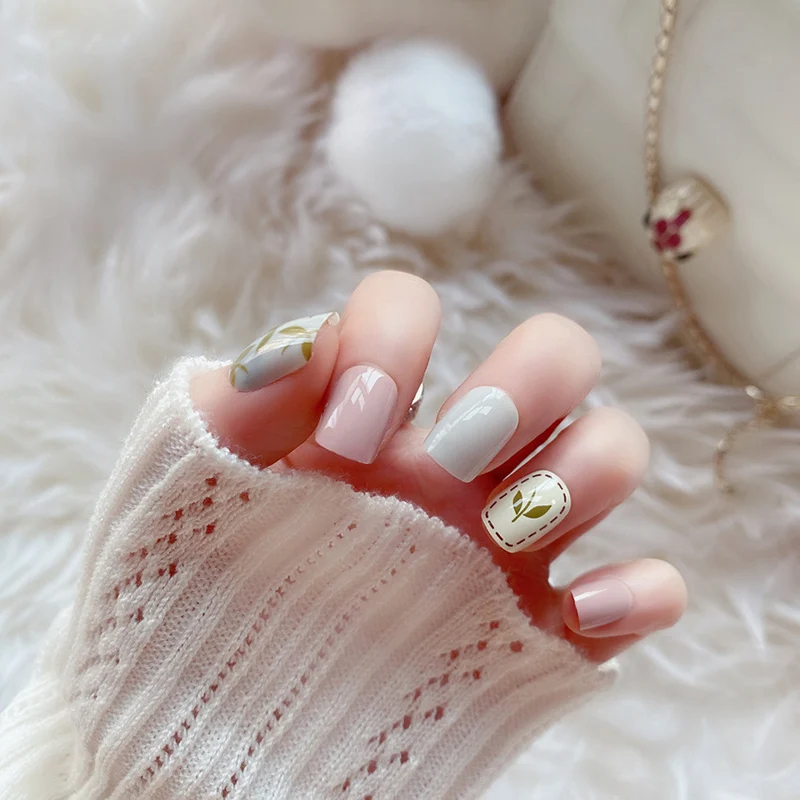 24pcs Short False Nail Removable Wearable Full Cover Nails Tip Nail Art Manicure Decor with Glue CIN6 899
24pcs Short False Nail Removable Wearable Full Cover Nails Tip Nail Art Manicure Decor with Glue CIN6 899