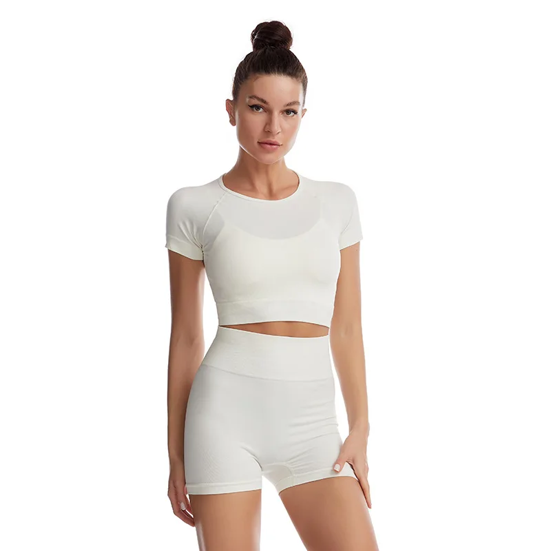 Женский спортивный костюм-рубашка и шорты MIOFAR
Женский спортивный костюм-рубашка и шорты MIOFAR