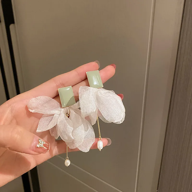 Pearl flannelette bowknot earrings girl heart small pure and fresh temperament earrings fashion earrings woman
Pearl flannelette bowknot earrings girl heart small pure and fresh temperament earrings fashion earrings woman