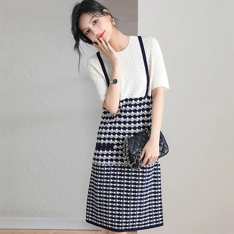 Fake Two-Piece Dress Ice Silk Knitted Summer Female Pull Design Feeling Tide Little High-End Wear Checkered Pattern Patchwork
Fake Two-Piece Dress Ice Silk Knitted Summer Female Pull Design Feeling Tide Little High-End Wear Checkered Pattern Patchwork
