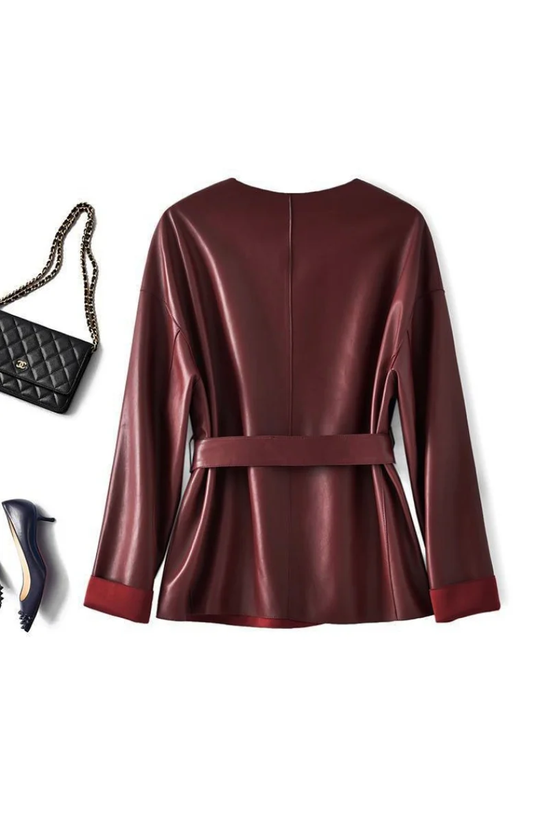 Soft Leather Coat Deep V-Neck With Belt Short Jacket 2021 Spring Large Size M-3XL PU Outerwear Fashion Simple Women Overcoat
Soft Leather Coat Deep V-Neck With Belt Short Jacket 2021 Spring Large Size M-3XL PU Outerwear Fashion Simple Women Overcoat