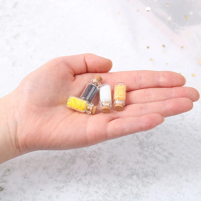 4Pcs/set Glass Cute Mini Clear 1:12 Dollhouse Miniature Mini Seasoning Food Bottle Glass Bottles Furniture Toy 
4Pcs/set Glass Cute Mini Clear 1:12 Dollhouse Miniature Mini Seasoning Food Bottle Glass Bottles Furniture Toy