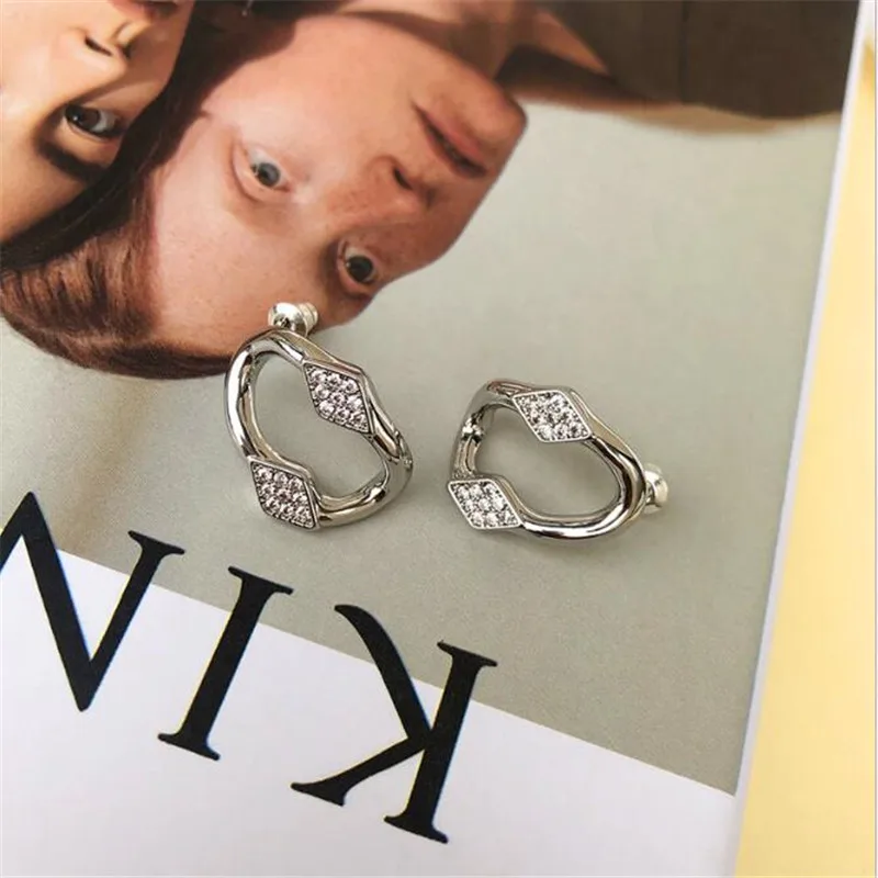 YIKUF88 S925 Sterling Silver Needle Women18k gold vintage ring earrings female zircon earrings for Women Ear
YIKUF88 S925 Sterling Silver Needle Women18k gold vintage ring earrings female zircon earrings for Women Ear