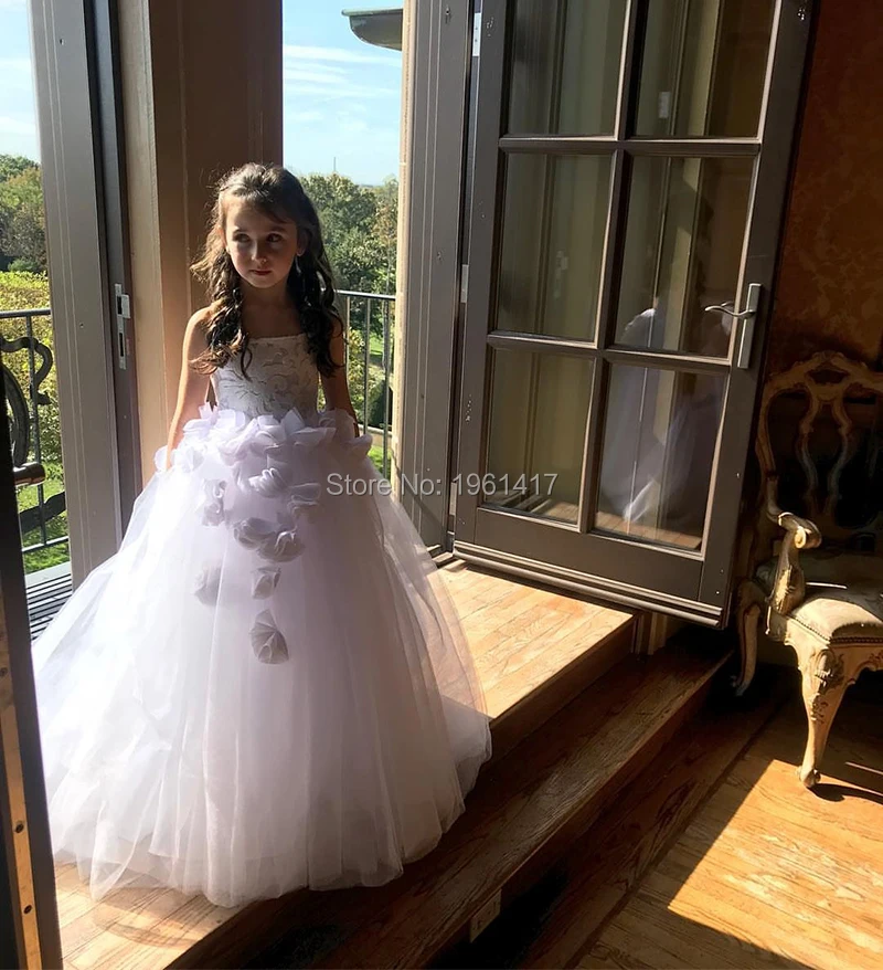 New 2019 Flower Girl Dress Lace Beading Ball Gowns 3D Handmade Butterflies Princess First Communion Dresses Pageant Gown
New 2019 Flower Girl Dress Lace Beading Ball Gowns 3D Handmade Butterflies Princess First Communion Dresses Pageant Gown