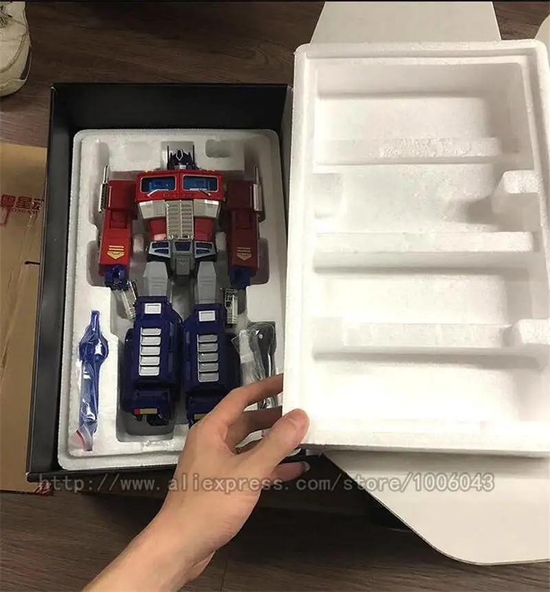 Yuexing BIG SIZE 36CM New Transformation 5 Movie Toy Cool Red MMP10 Anime G1 Action Figure Robot Car Model Kid Boys Toy gift 
Yuexing BIG SIZE 36CM New Transformation 5 Movie Toy Cool Red MMP10 Anime G1 Action Figure Robot Car Model Kid Boys Toy gift