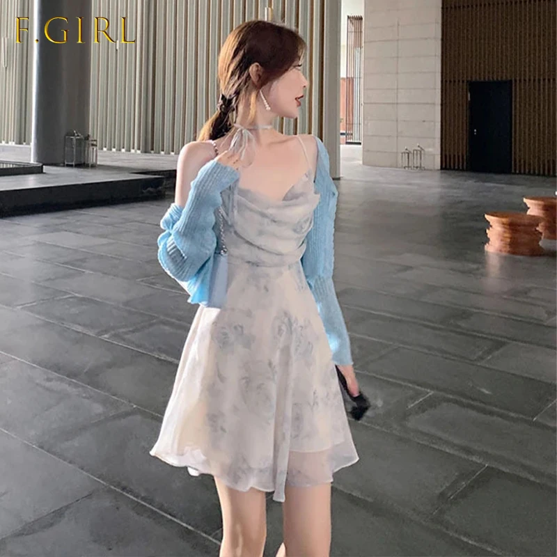 New Sky Blue And Other Misty Rain End Temperament V-neck Floral Dress Waist Closing Thin Suspender Chiffon A-line Skirt
New Sky Blue And Other Misty Rain End Temperament V-neck Floral Dress Waist Closing Thin Suspender Chiffon A-line Skirt