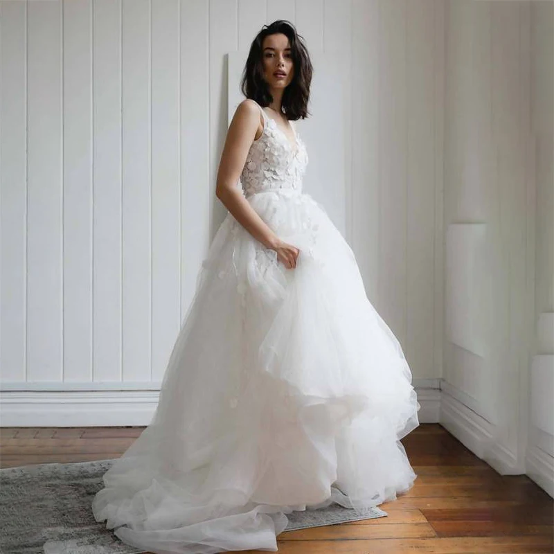 2021 Long Boho A-Line Backless Wedding Dress 3D Flowers V Neck Bride Dresses Princess Floor Length Wedding Gown Plus Size
2021 Long Boho A-Line Backless Wedding Dress 3D Flowers V Neck Bride Dresses Princess Floor Length Wedding Gown Plus Size