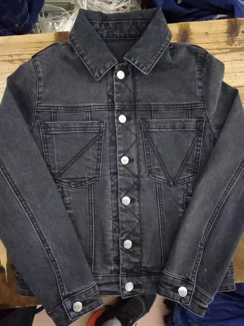 Back Character Image Denim Jacket Women's Gray Single Breasted Turn-down Collar Cotton Coat 2021 New
Back Character Image Denim Jacket Women's Gray Single Breasted Turn-down Collar Cotton Coat 2021 New