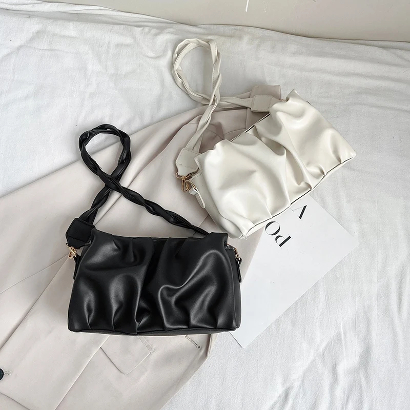Fashion PU Leather Fold Women Cloud Bag Luxury Retro Shoulder Messenger Bag Casual Handbag Party Wallet
Fashion PU Leather Fold Women Cloud Bag Luxury Retro Shoulder Messenger Bag Casual Handbag Party Wallet
