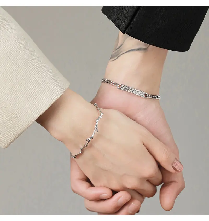 2pcs / set magnet attract couple Bracelet cartoon charm jewelry for women men braided rope bracelets best freinds jewelry gift
2pcs / set magnet attract couple Bracelet cartoon charm jewelry for women men braided rope bracelets best freinds jewelry gift