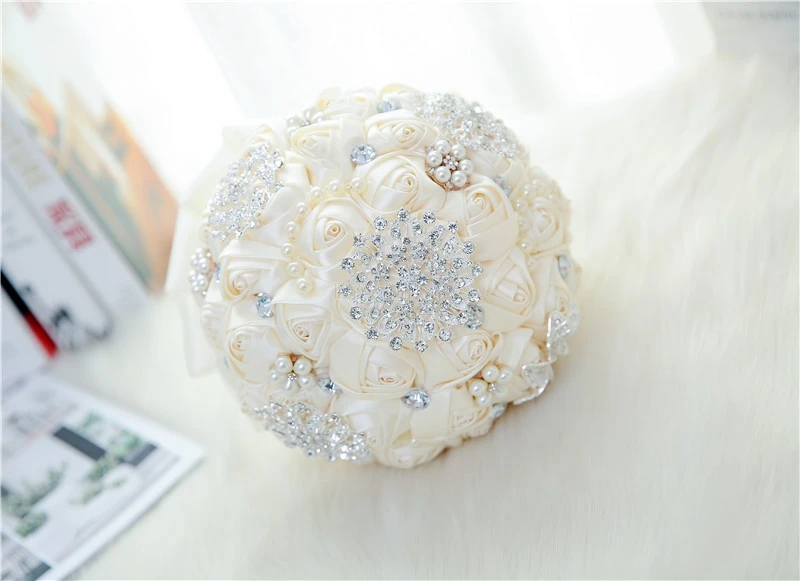 White Bridal Wedding Bouquet de mariage Pearls Bridesmaid Artificial Wedding Bouquets Flower Crystal buque de noiva 2020
White Bridal Wedding Bouquet de mariage Pearls Bridesmaid Artificial Wedding Bouquets Flower Crystal buque de noiva 2020