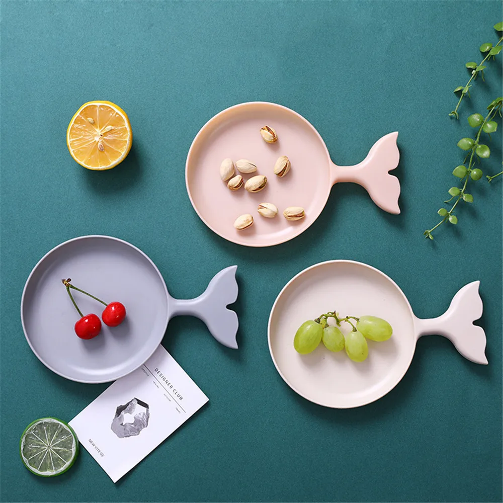 Fish Tail Snack Platter Fruit Plate with Anti Slip Handle Nordic Wind Tray Small Fish Shaped Round Fruit Dish Small Serve Plate
Fish Tail Snack Platter Fruit Plate with Anti Slip Handle Nordic Wind Tray Small Fish Shaped Round Fruit Dish Small Serve Plate