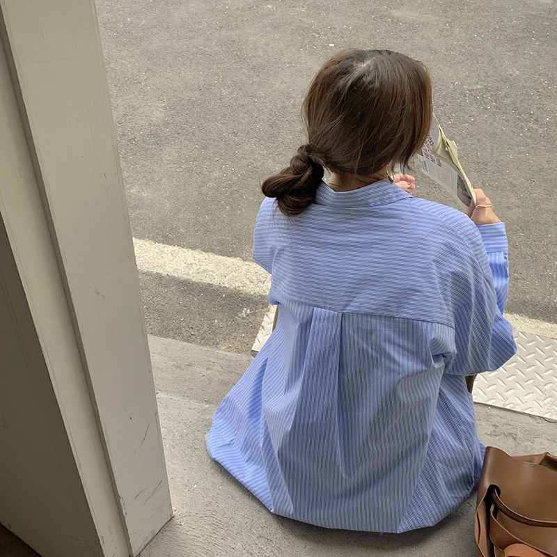 Women Blouse Casual Long sleeve Spring 2021 New Korean version Loose striped Blouse shirt Botton Feminin Ladies Tops 392H
Women Blouse Casual Long sleeve Spring 2021 New Korean version Loose striped Blouse shirt Botton Feminin Ladies Tops 392H