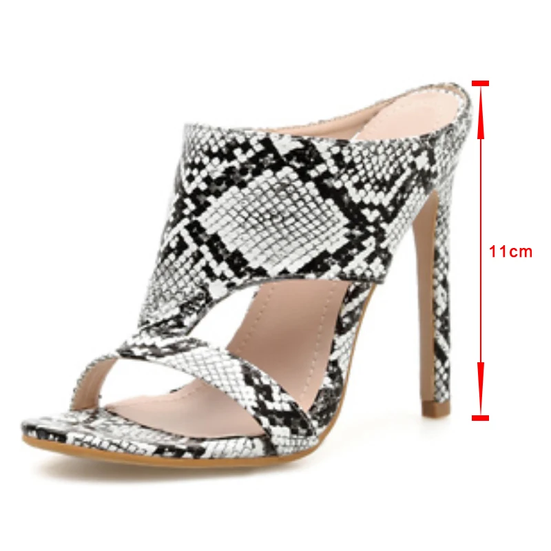 2021 New Women's Slippers Serpentine Pu Leather Plus Size High Heels Peep Toe Fashion Ledies Shoes Outdoor Women Sandals Sexy
2021 New Women's Slippers Serpentine Pu Leather Plus Size High Heels Peep Toe Fashion Ledies Shoes Outdoor Women Sandals Sexy