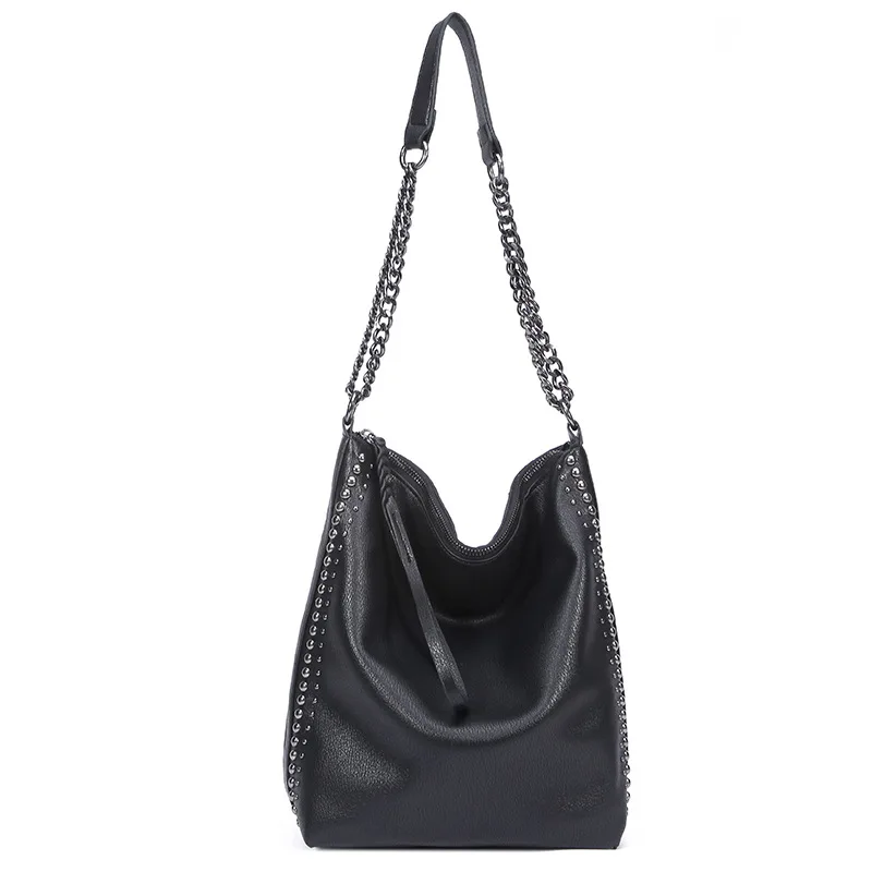 2020 new tide Korean version of the popular western style cross-body bag large capacity fashion chain rivet tote bag wholesale
2020 new tide Korean version of the popular western style cross-body bag large capacity fashion chain rivet tote bag wholesale