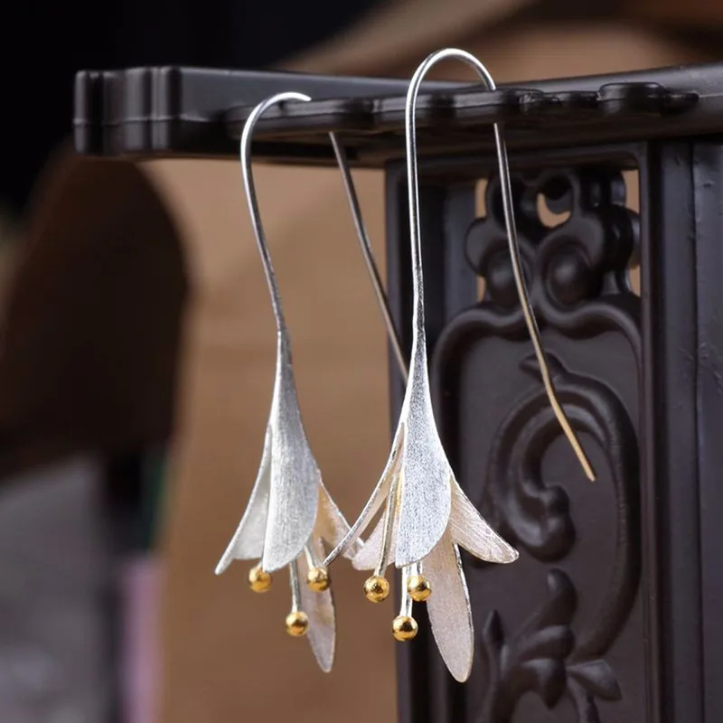 Ramos New Trendy Flower Shape Drop Earrings for Women Two Tone Design Stylish Accessories Dance Party Female Statement Jewelry
Ramos New Trendy Flower Shape Drop Earrings for Women Two Tone Design Stylish Accessories Dance Party Female Statement Jewelry