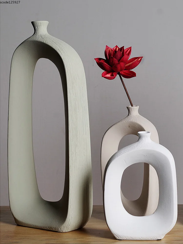 European-style Ceramic Hollow Vase Desktop Flower Arrangement Living Room Dining Table Dried Flower Decor Vase Crafts Home Decor
European-style Ceramic Hollow Vase Desktop Flower Arrangement Living Room Dining Table Dried Flower Decor Vase Crafts Home Decor